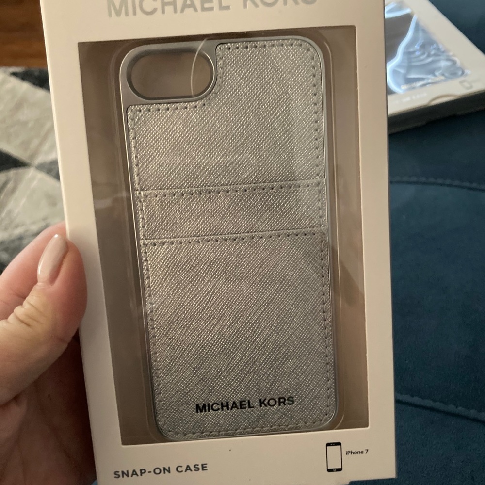 Silver Michael Kors IPhone 7 case 🪙